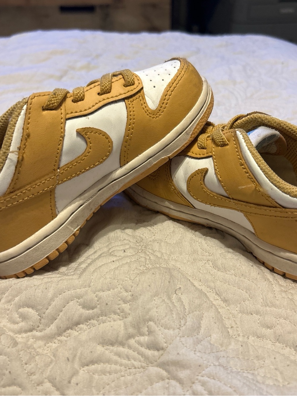 Nike Kids Low-Top Sneakers in Mustard Yellow and White 9C